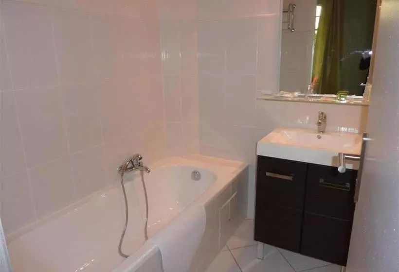 ホテル Restaurant La Bergerie