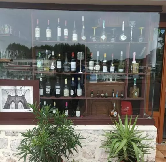 ホテル Auberge Du Pont Canal