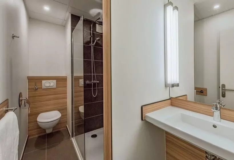 هتل Campanile Chartres Centre   Gare   Cathédrale