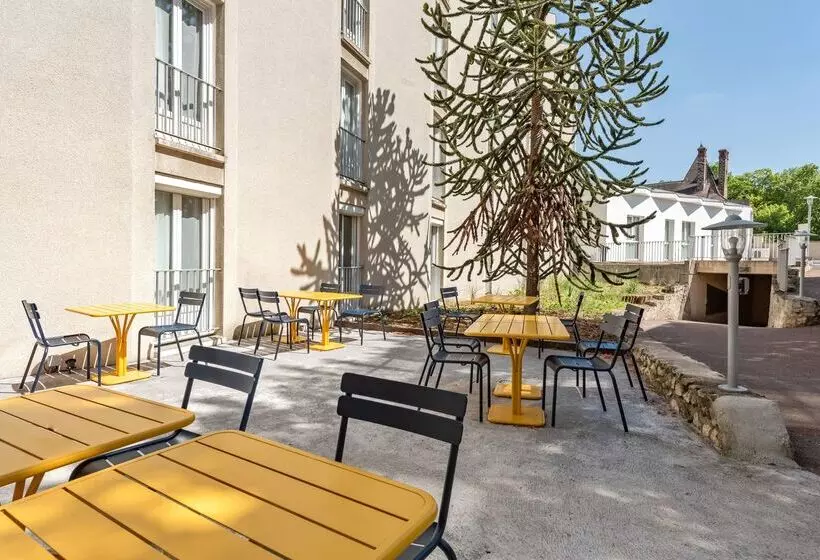 هتل Campanile Chartres Centre   Gare   Cathédrale