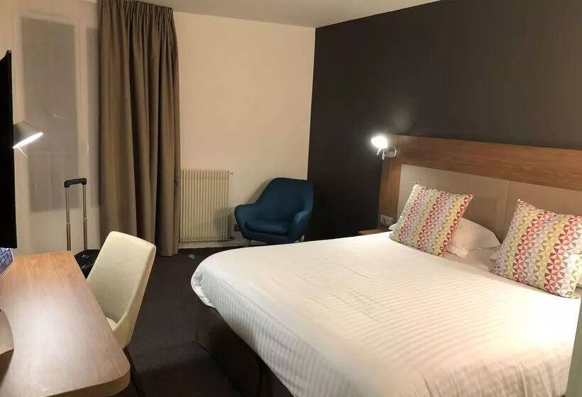 هتل Campanile Chartres Centre   Gare   Cathédrale