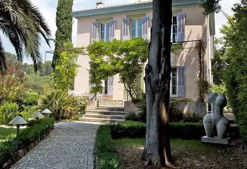 בית מלון כפרי De Mougins