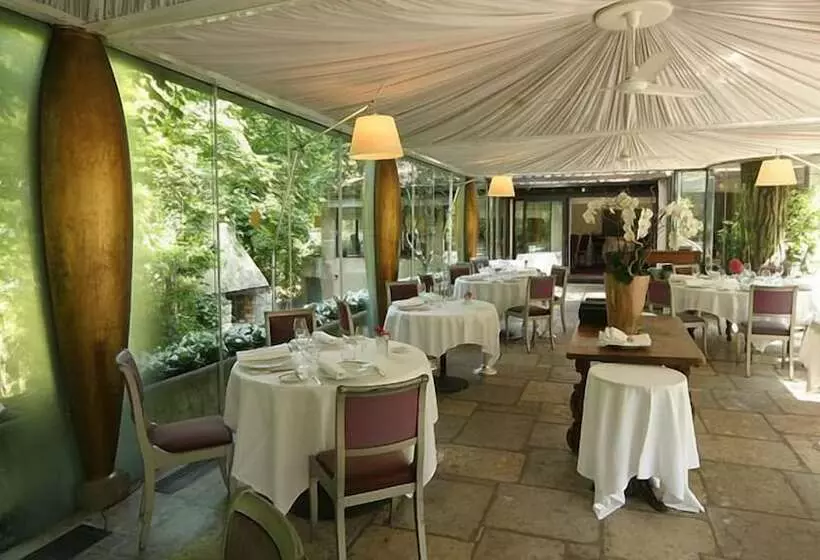 בית מלון כפרי De Mougins