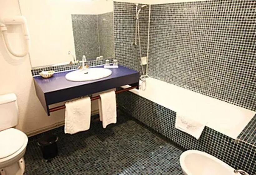 هتل Des 3 Marchands