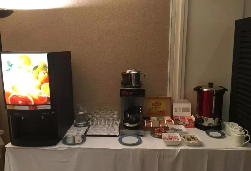 هتل Des 3 Marchands