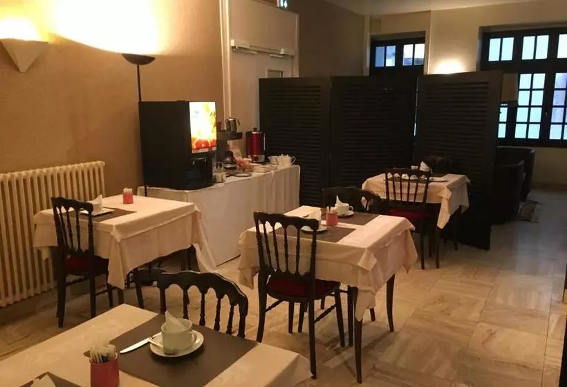 هتل Des 3 Marchands