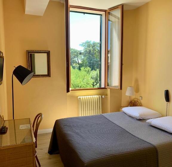 فندق Hôtel Lapérouse Des Cordeliers