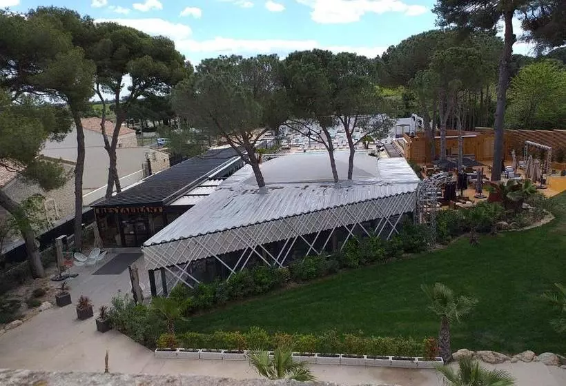 فندق Hôtel Le Mas De Couran