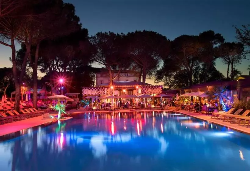 فندق Hôtel Le Mas De Couran