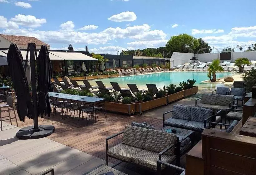 فندق Hôtel Le Mas De Couran