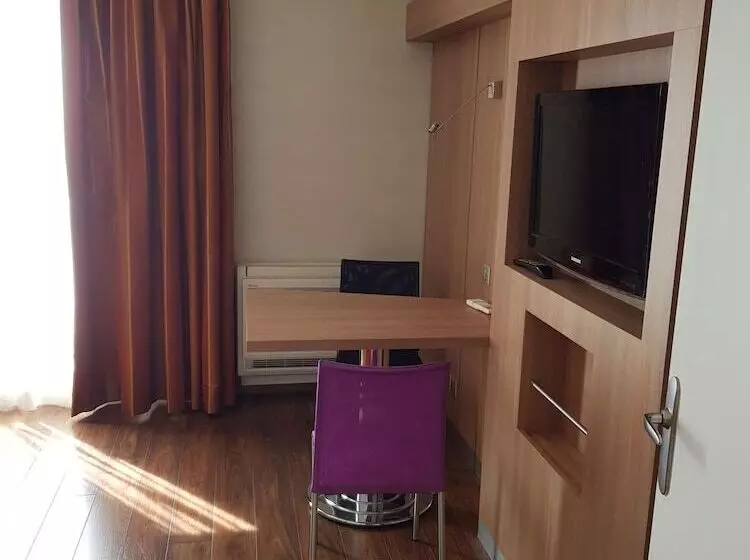 Kyriad Hotel Tours Centre