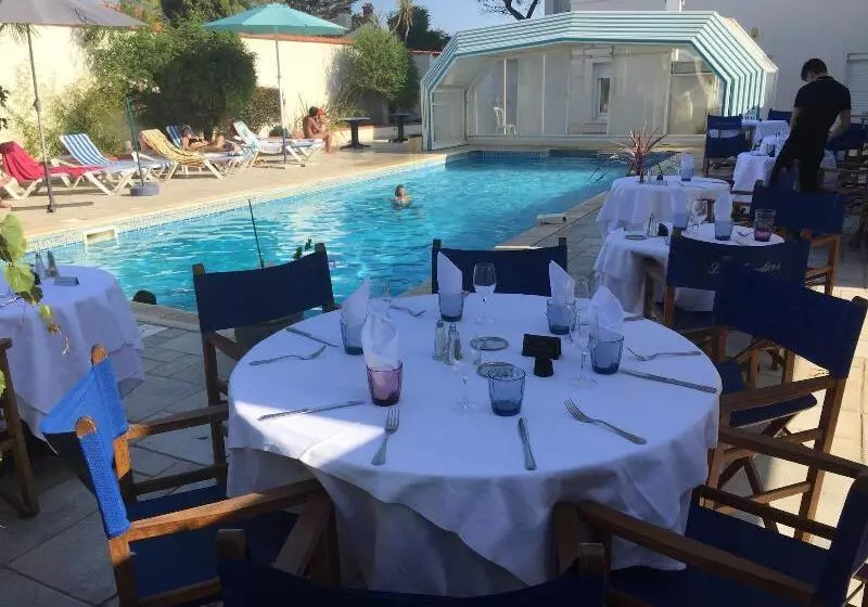 Le Galion Hotel Et Restaurant Canet Plage   Logis