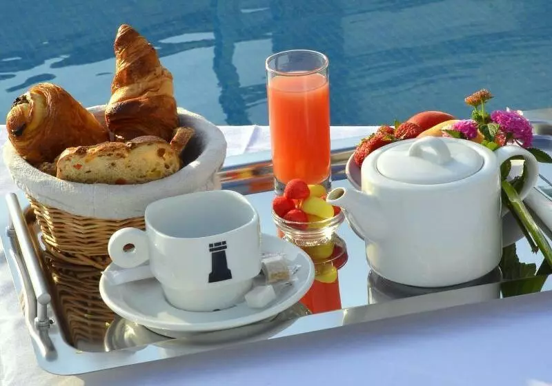 Le Galion Hotel Et Restaurant Canet Plage   Logis