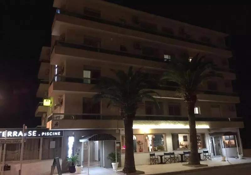 Le Galion Hotel Et Restaurant Canet Plage   Logis