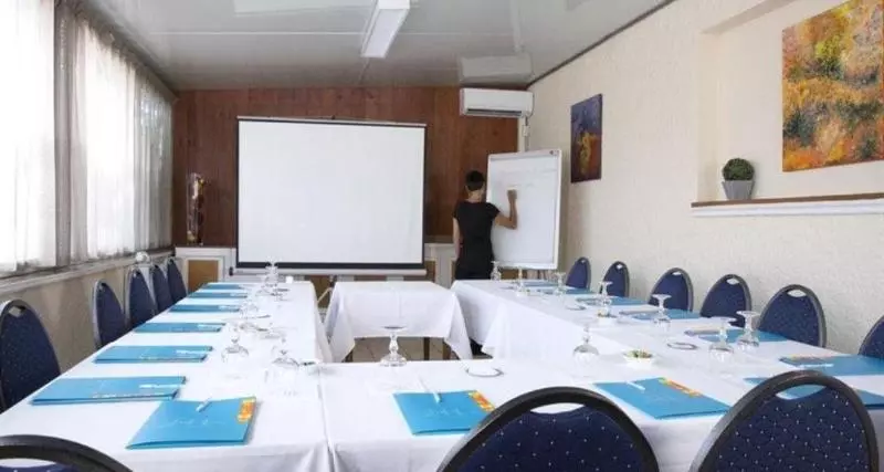 Le Galion Hotel Et Restaurant Canet Plage   Logis