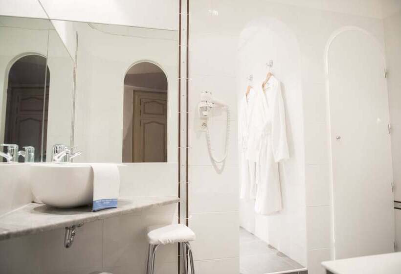 هتل Le Grand Paris