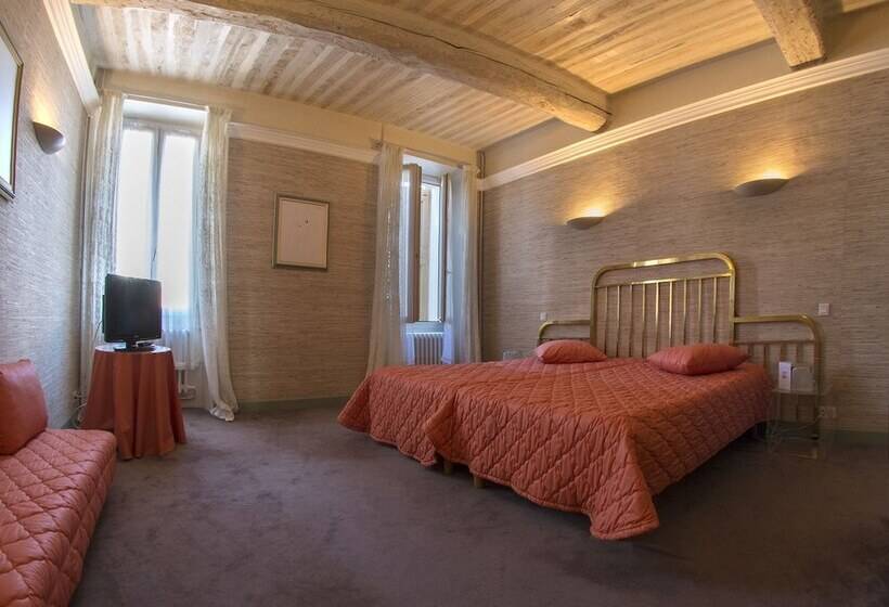 هتل Le Grand Paris