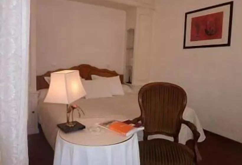 فندق Le Grand Paris