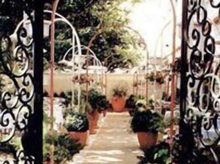 هتل Le Grand Paris