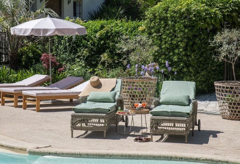 هتل Les Messugues