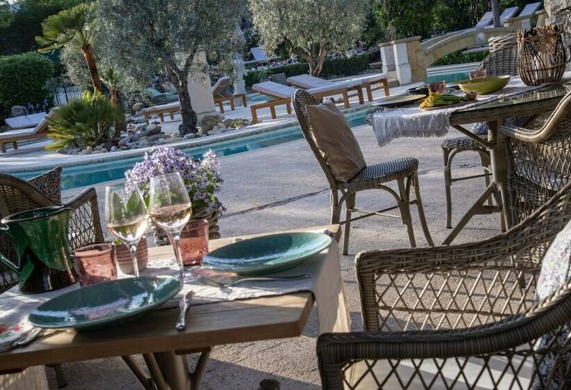 هتل Les Messugues