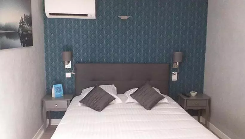 호텔 Logis Hôtel Restaurant La Vieille Auberge, Art And Gallery