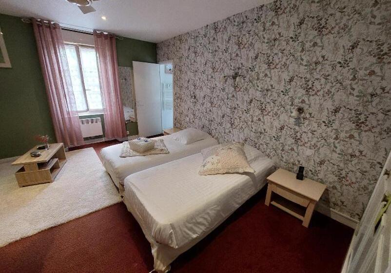 酒店 Logis Hôtel Restaurant La Vieille Auberge, Art And Gallery