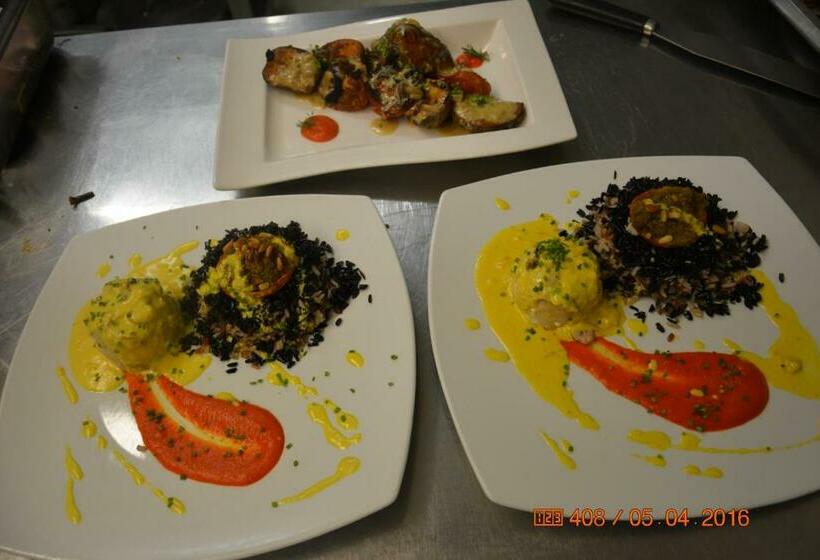 Le Mas De La Feniere