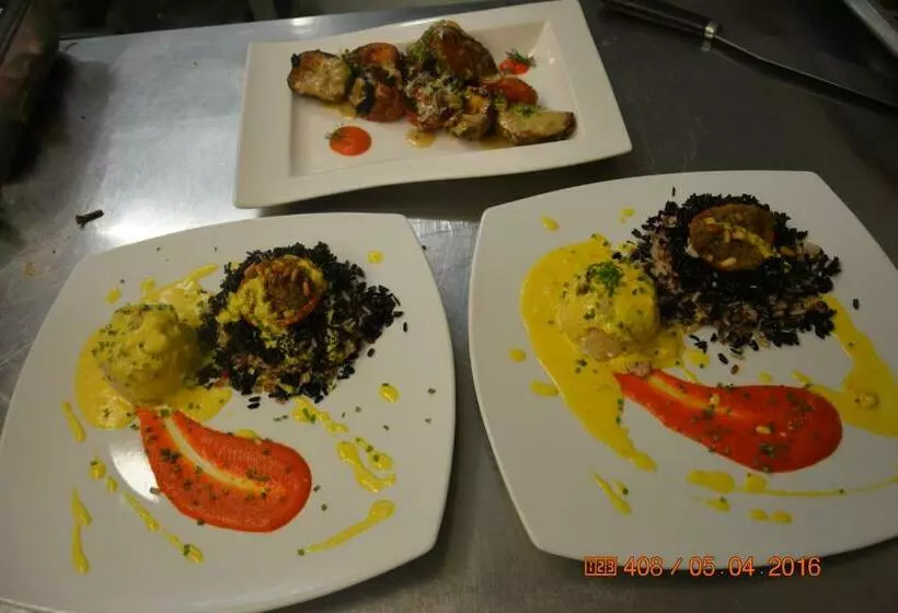 Le Mas De La Feniere