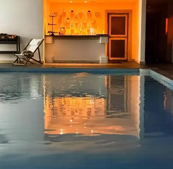 Отель Alpes Hôtel Du Pralong