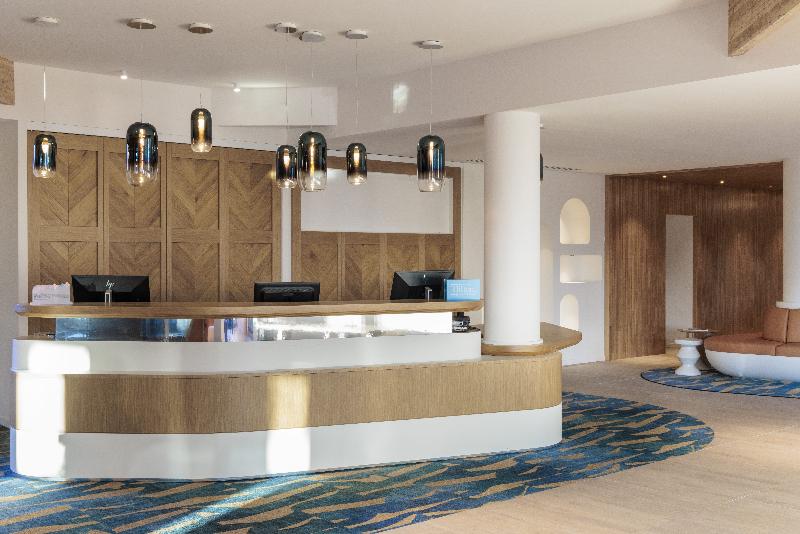 هتل Hilton Garden Inn Marseille Provence Airport