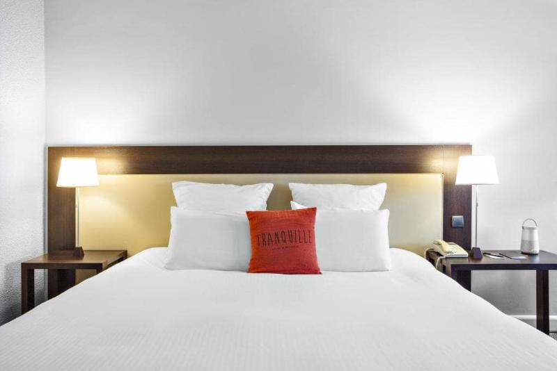 هتل Hilton Garden Inn Marseille Provence Airport