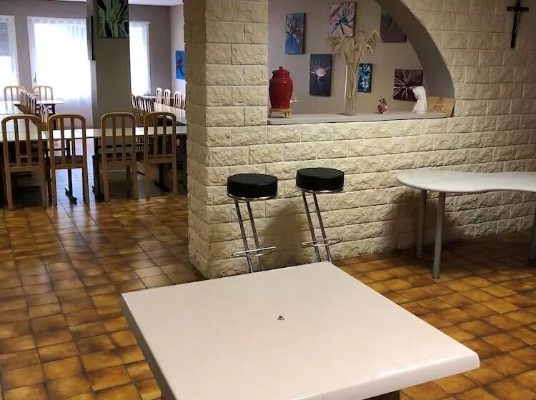 Hotel Hôtel Au Petit Languedoc