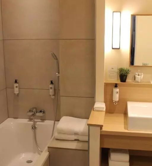 Отель Hôtel Jardin Le Pasteur