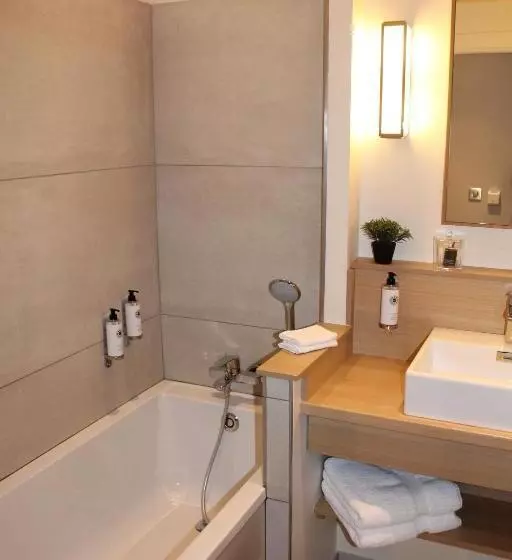 Отель Hôtel Jardin Le Pasteur