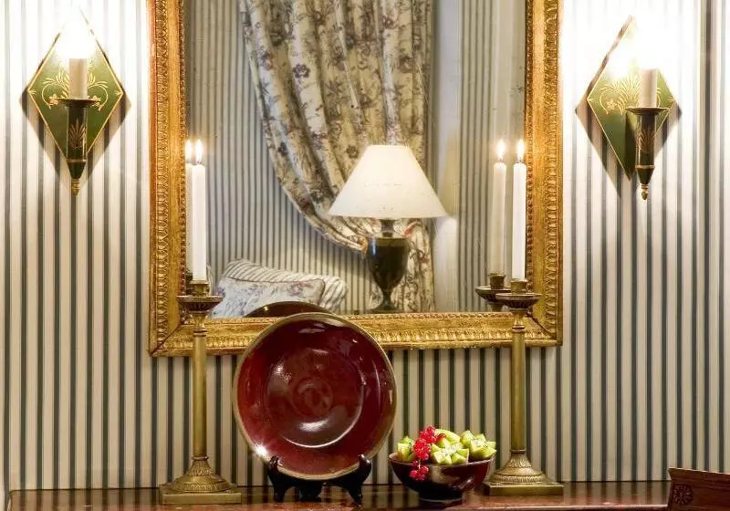 Hotel Le Dokhan S Paris Arc De Triomphe, A Tribute Portfolio