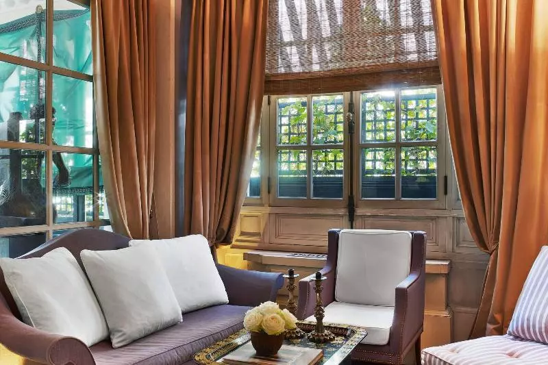 Hotel Le Dokhan S Paris Arc De Triomphe, A Tribute Portfolio