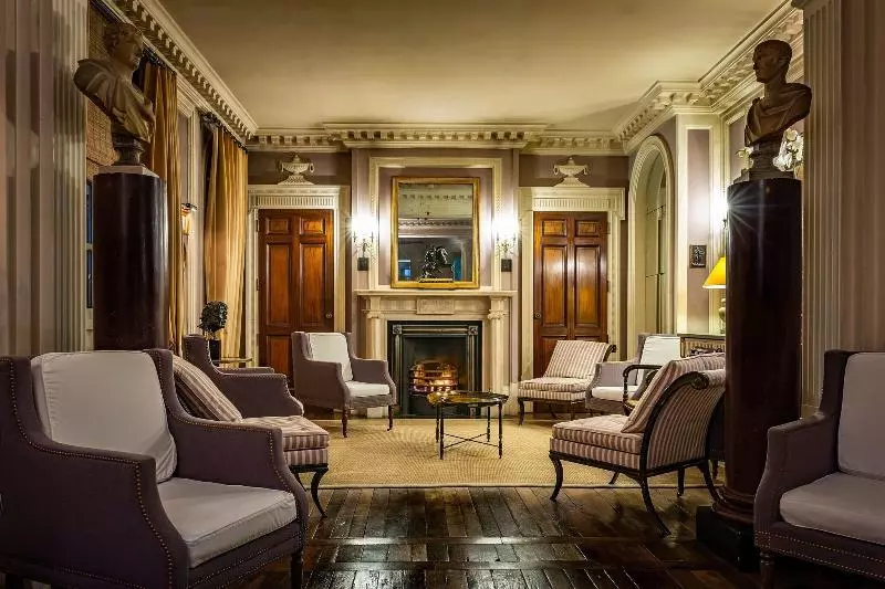 Hotel Le Dokhan S Paris Arc De Triomphe, A Tribute Portfolio