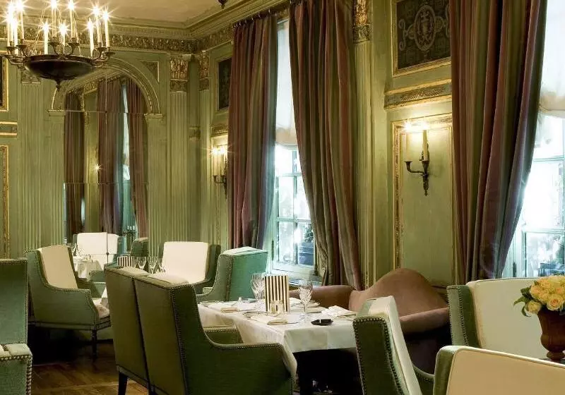 Hotel Le Dokhan S Paris Arc De Triomphe, A Tribute Portfolio