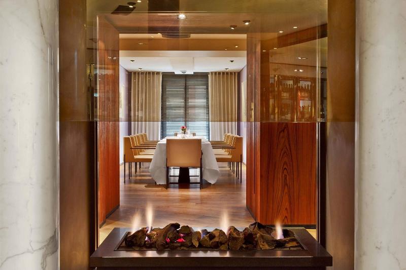 هتل Le Metropolitan Paris Tour Eiffel, A Tribute Portfolio