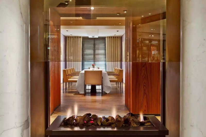 Hotel Le Metropolitan Paris Tour Eiffel, A Tribute Portfolio