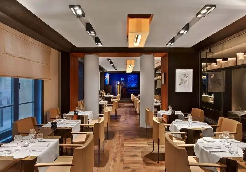 Hotel Le Metropolitan Paris Tour Eiffel, A Tribute Portfolio