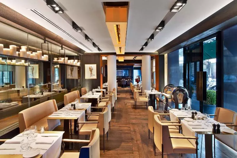 Hotel Le Metropolitan Paris Tour Eiffel, A Tribute Portfolio