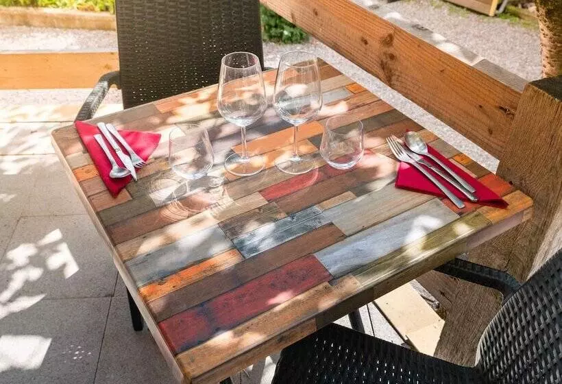 Отель Le Relais Des Lacs Bourgogne Morvan