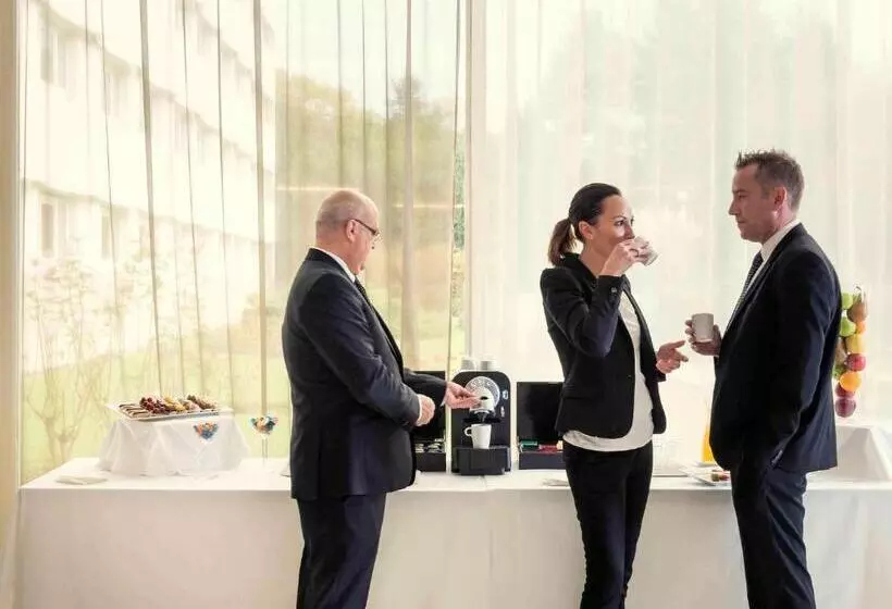 Hotelli Mercure Paris Le Bourget Aeroport