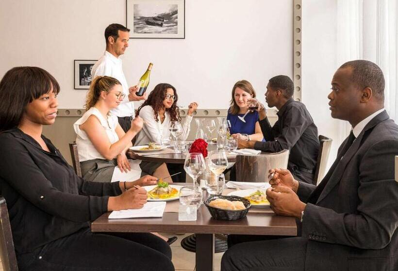 هتل Mercure Paris Le Bourget Aeroport