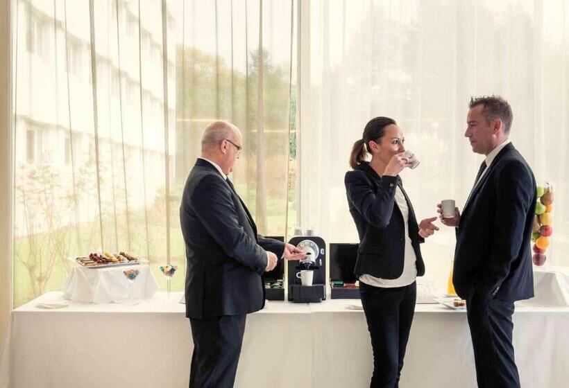 هتل Mercure Paris Le Bourget Aeroport