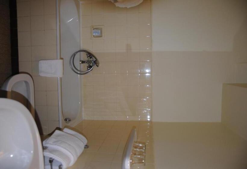 בית מלון כפרי Richemond