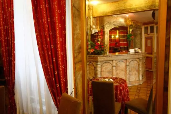 호텔 Royal Hôtel Angers