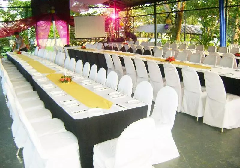 בית מלון כפרי Tanoa Skylodge